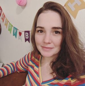 Meet your Posher, Leah